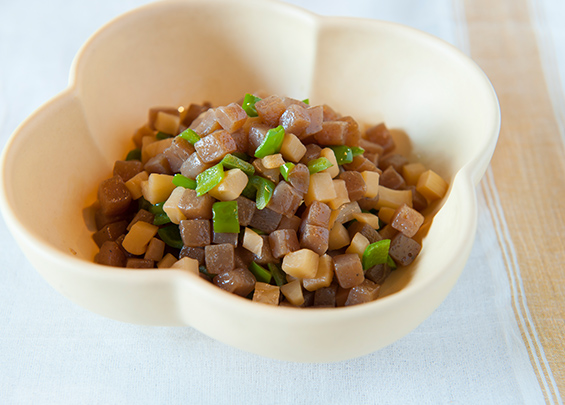 天日干したくあんとコンニャクのソテー