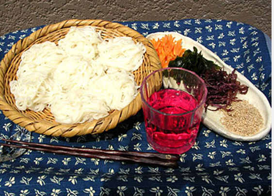 梅酢で食べるそーめん