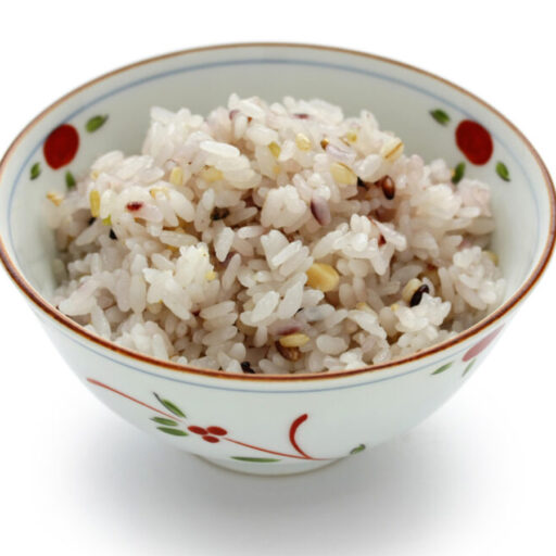 炊飯器で炊く雑穀（タカキビ、はと麦、黒米）入りごはん