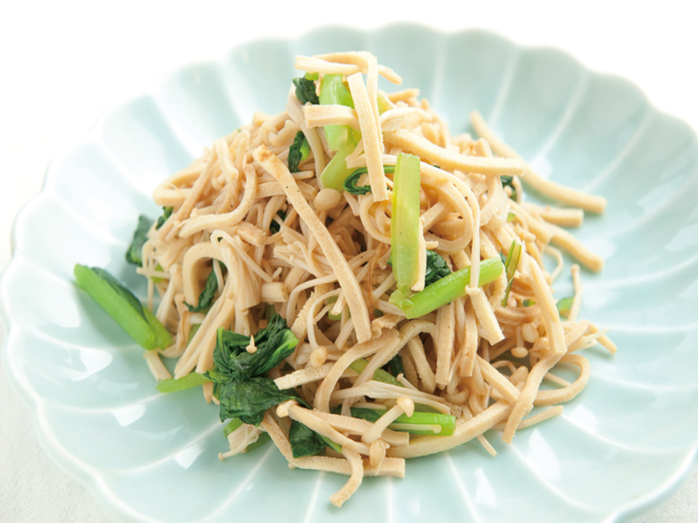 高野豆腐とエノキの青菜炒め